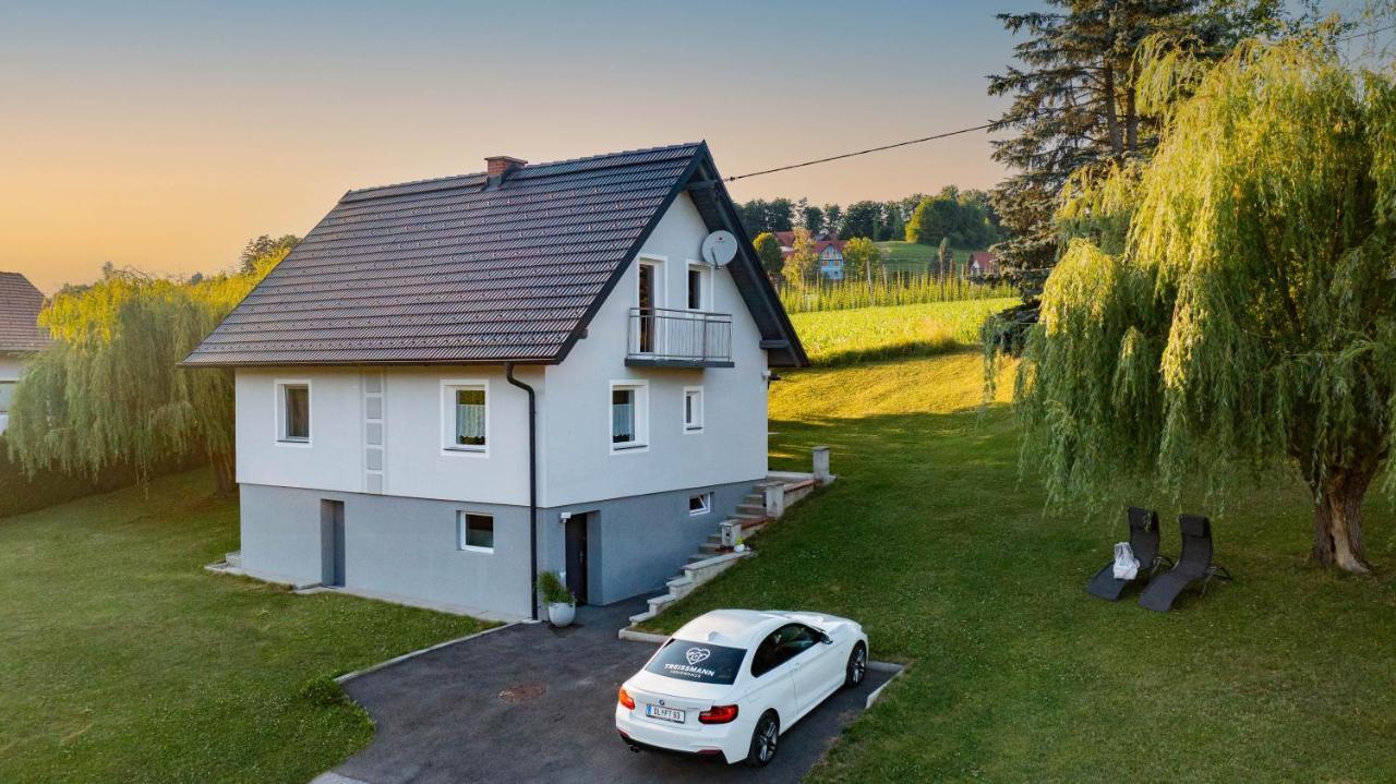 Ferienhaus Treissmann An Der Weinstrasse Лойчах Экстерьер фото